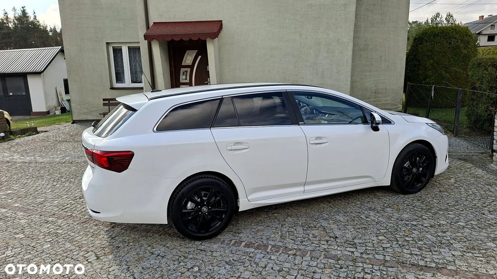 Toyota Avensis 2.0 D-4D Premium - 18