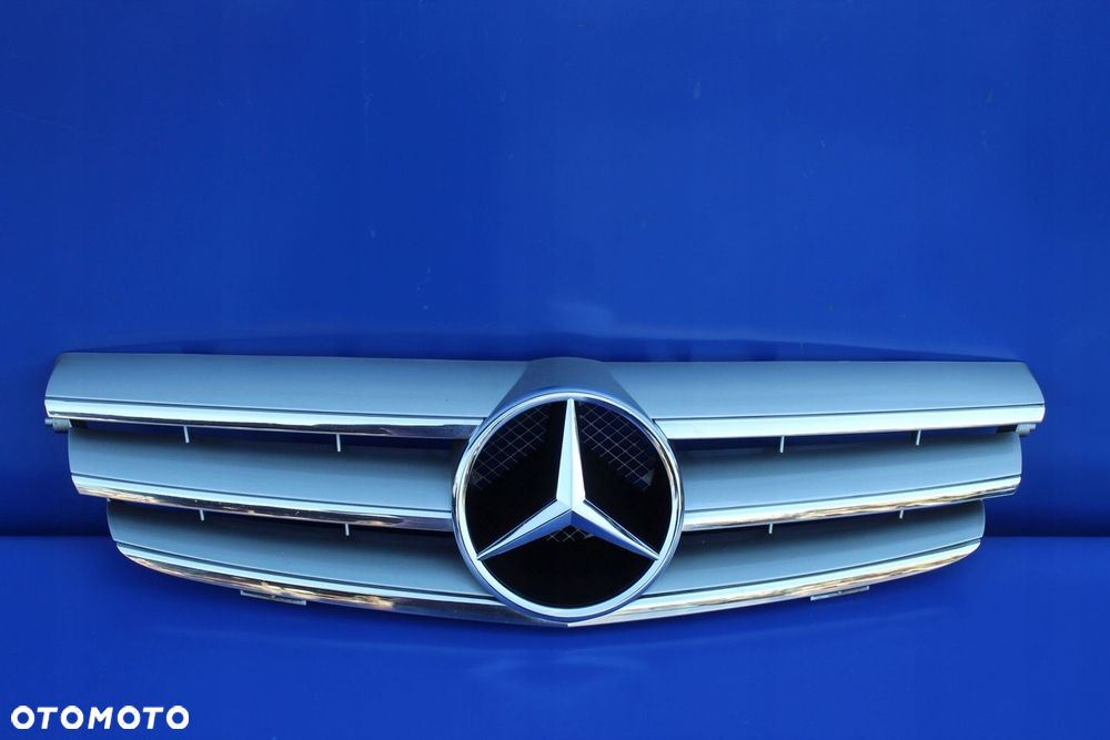 Grill atrapa Oryginał stan BDB OE Mercedes CLK W209 Lift A2098800123 - 9