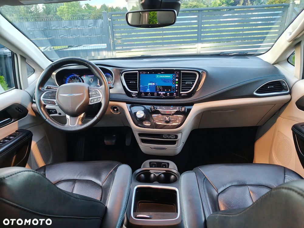 Chrysler Pacifica - 19