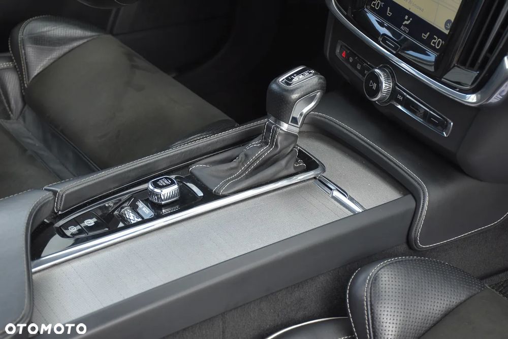 Volvo V90 D4 Geartronic R Design - 29