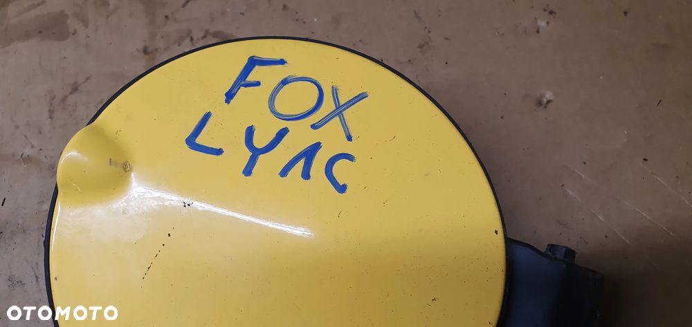 Klapka wlewu paliwa VW FOX 5Z0809857A LY1C - 7