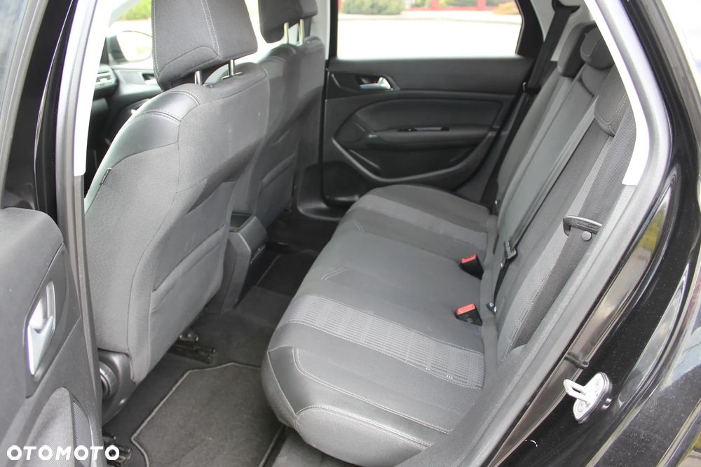Peugeot 308 BlueHDi 130 EAT8 Stop & Start Allure Pack - 19