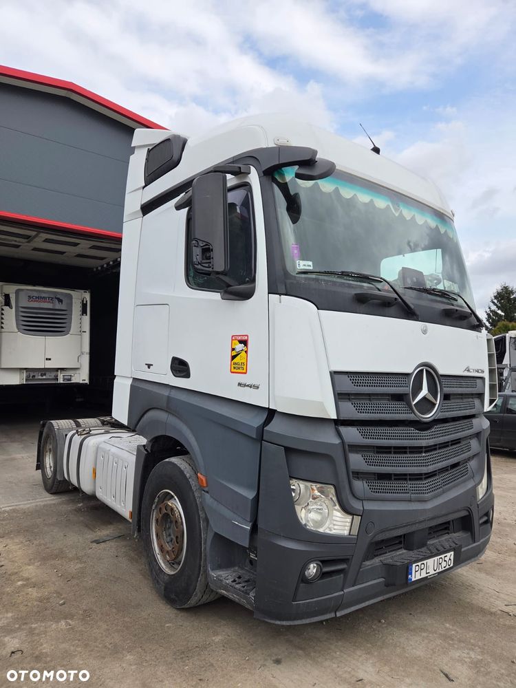 Mercedes-Benz Actros - 4