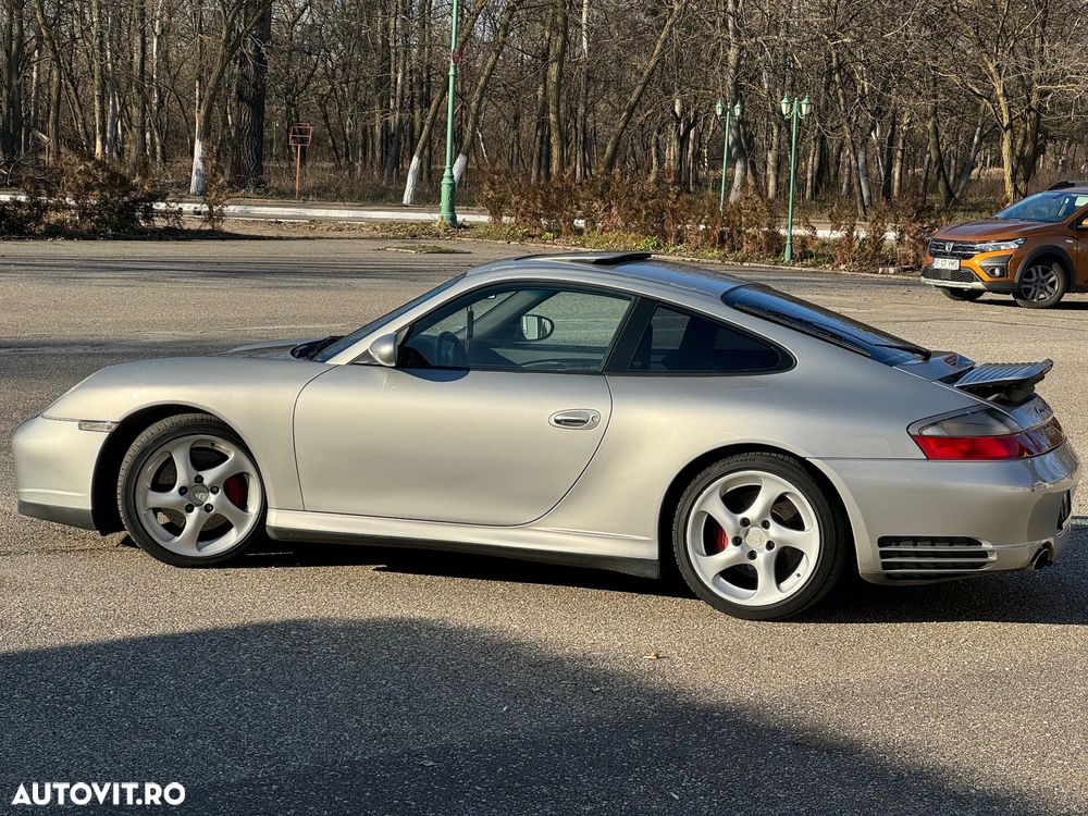 Porsche 911 Carrera 4S - 14