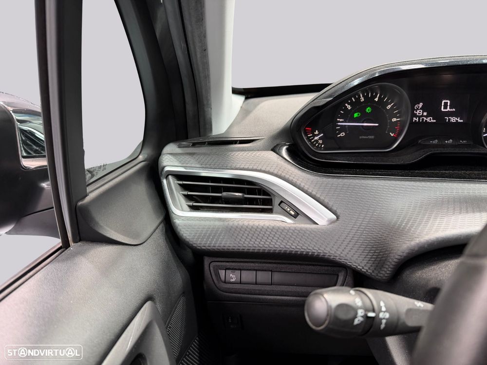 Peugeot 2008 - 13