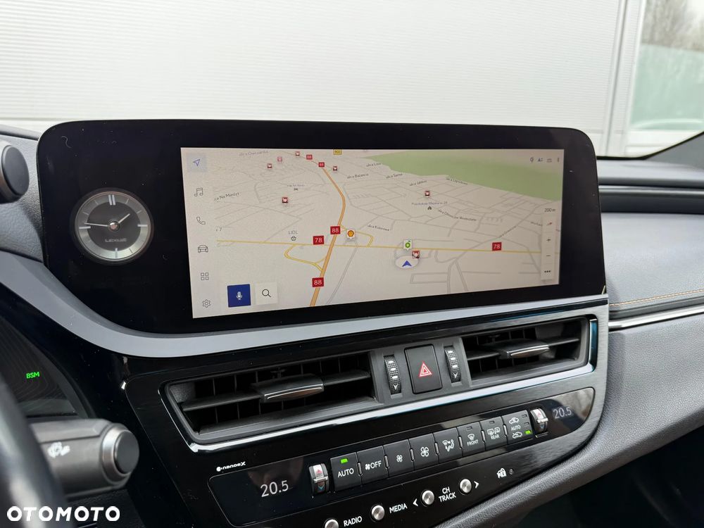 Lexus ES 300h Business Edition - 10