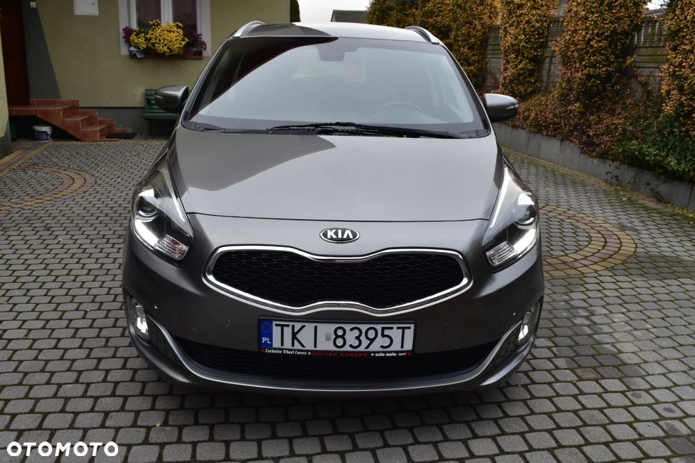 Kia Carens - 2