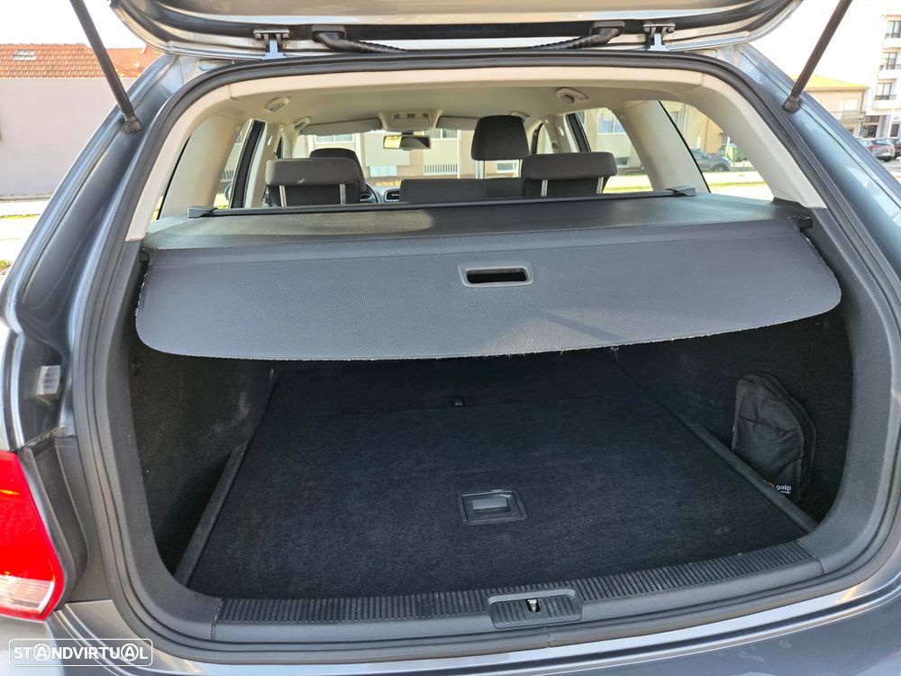 VW Golf Variant 1.6 TDi Confortline - 32