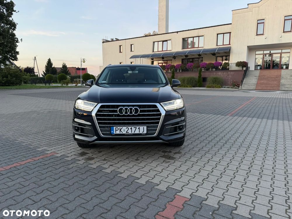 Audi Q7 2015 photo 2