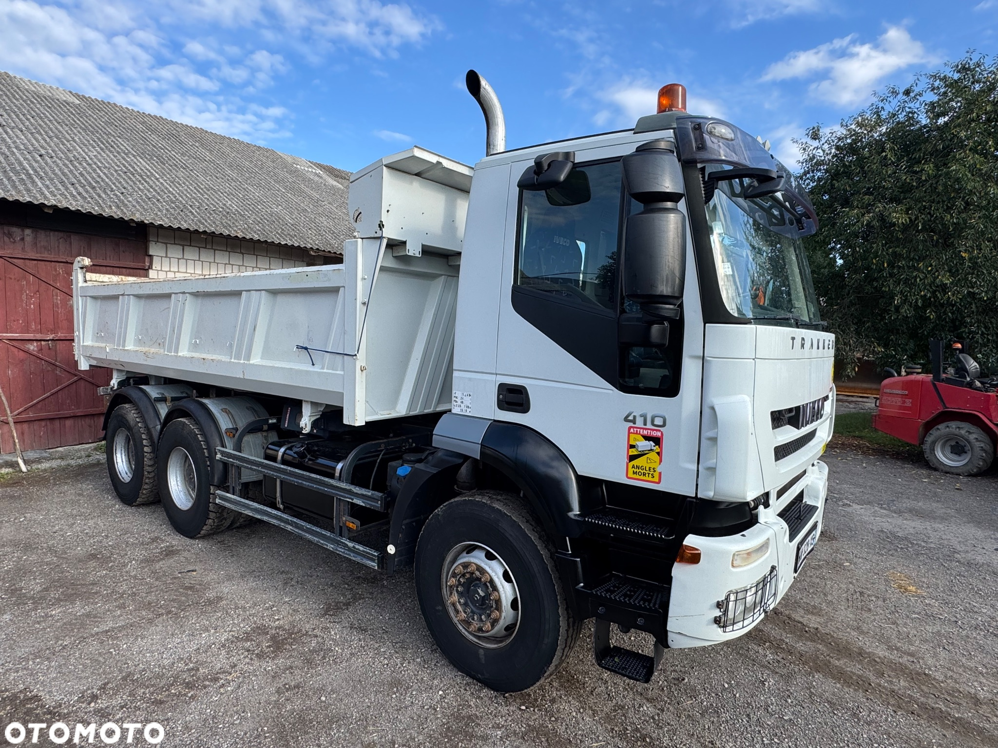 Iveco Trakker 6x4 wywrotka Super Stan - 9