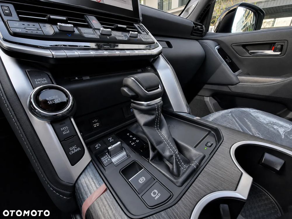 Toyota Land Cruiser - 26