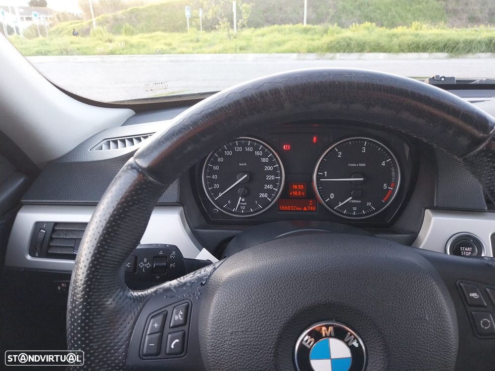 BMW 318 d Navigation - 10