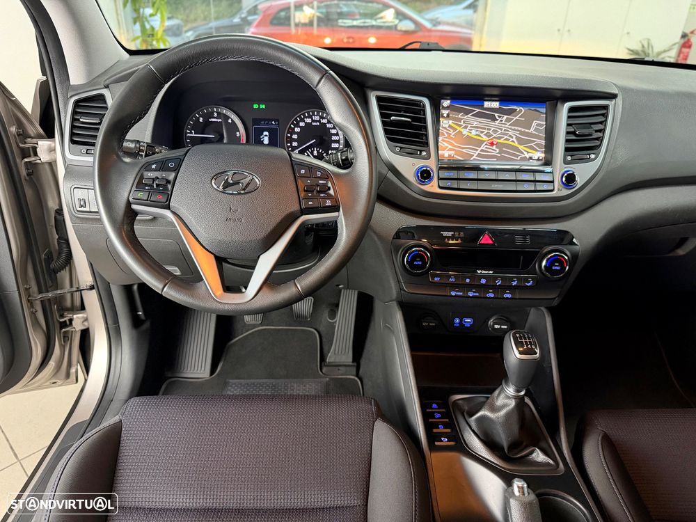Hyundai Tucson 1.7 CRDi Executive - 17