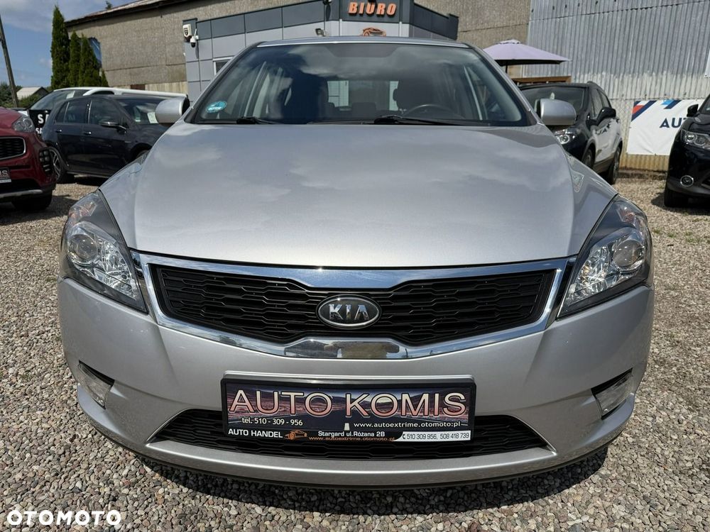 Kia Ceed 1.4 CVVT Dream-Team Edition - 2