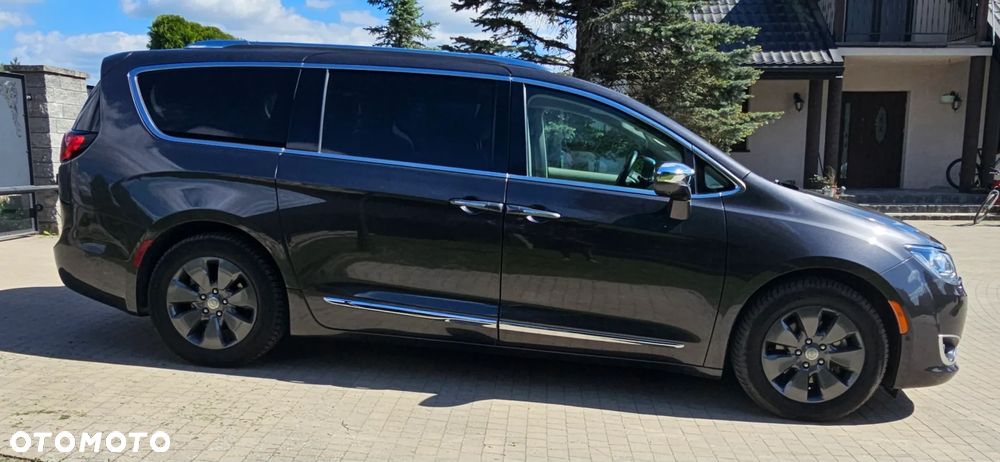 Chrysler Pacifica - 10