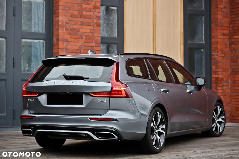 Volvo V60 D4 Geartronic R-Design - 14