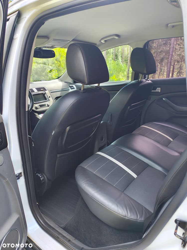 Ford Kuga - 33