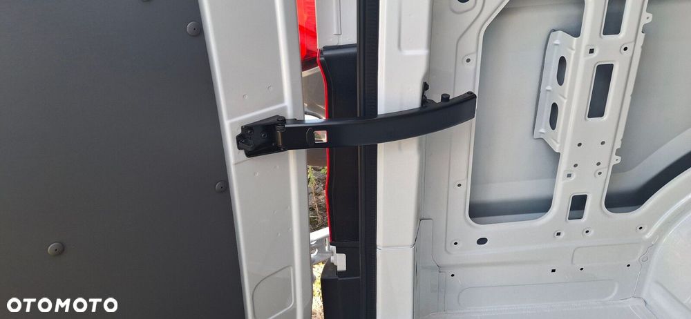 Volkswagen Crafter 2.0 TDI 140 KM MANUAL - 14