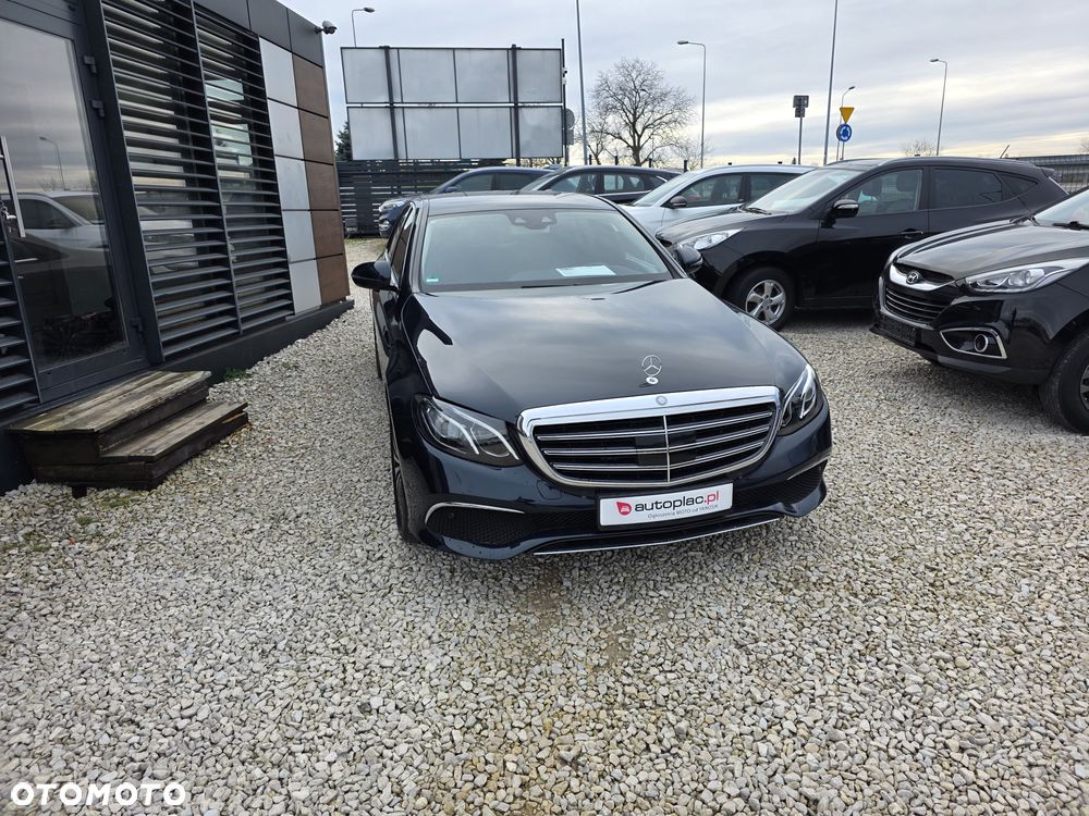 Mercedes-Benz Klasa E 200 9G-TRONIC