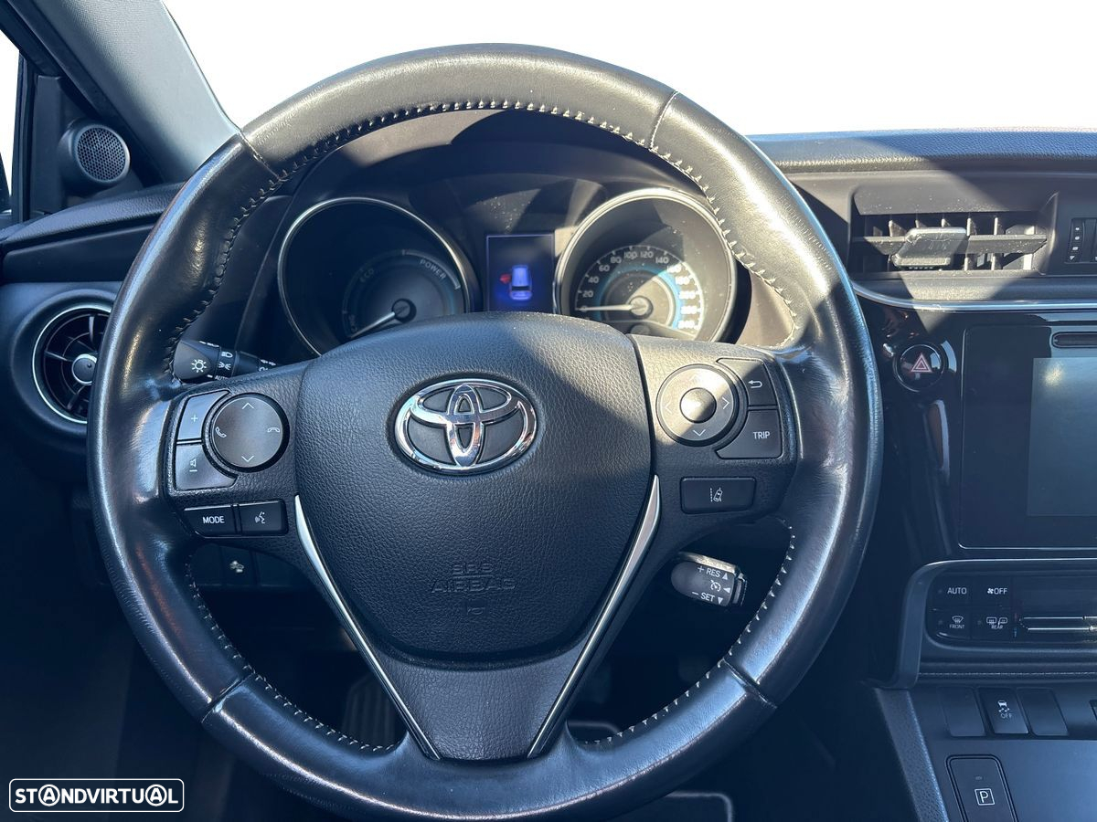Toyota Auris Touring Sports 1.8 HSD Freestyle - 12