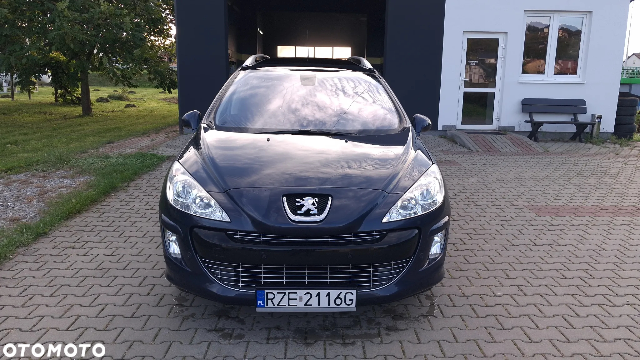 Peugeot 308 - 8