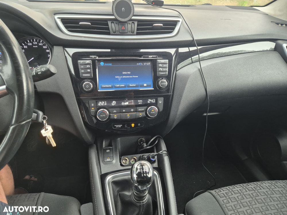 Nissan Qashqai 1.6L dCi Start/Stop 4X4-i N-Connecta - 22