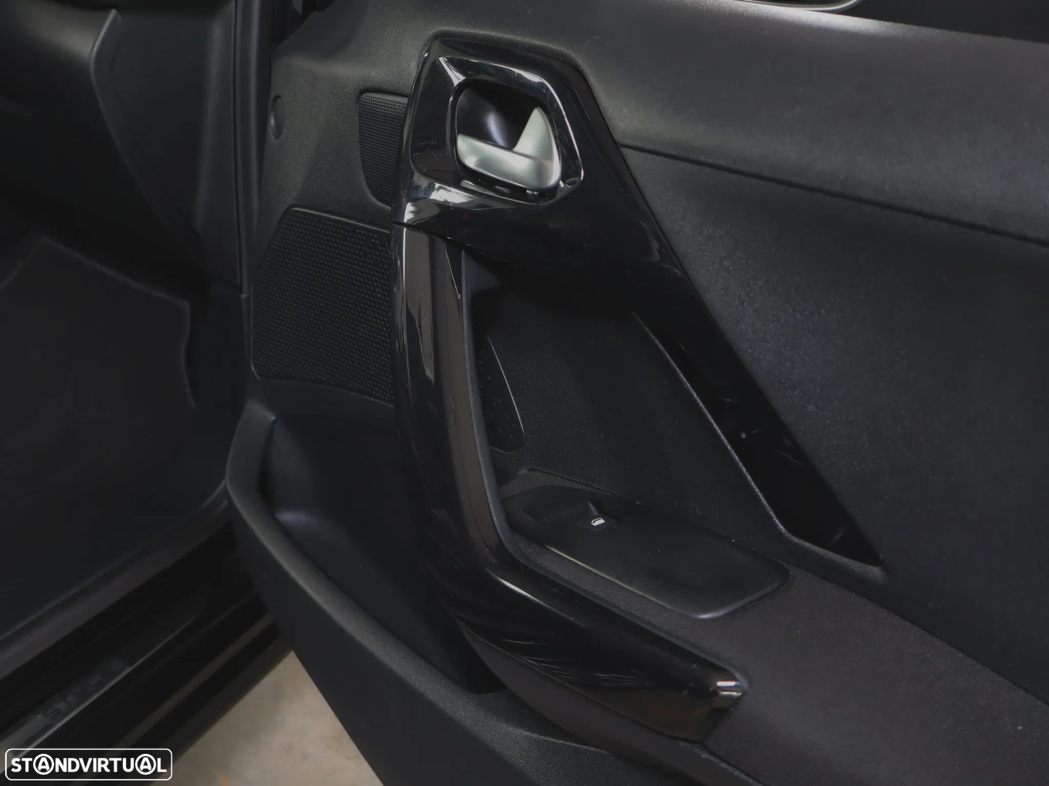 Peugeot 208 1.2 PureTech Style - 25