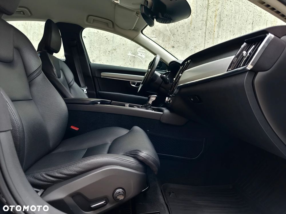 Volvo S90 D4 Momentum Pro - 21
