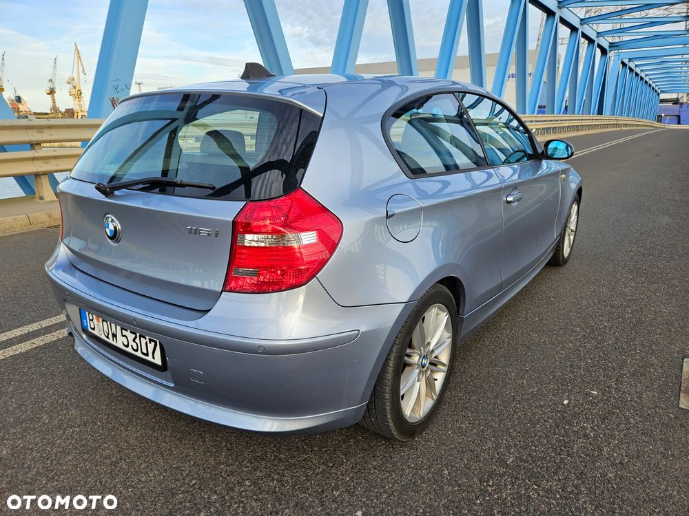 BMW Seria 1 116i - 11