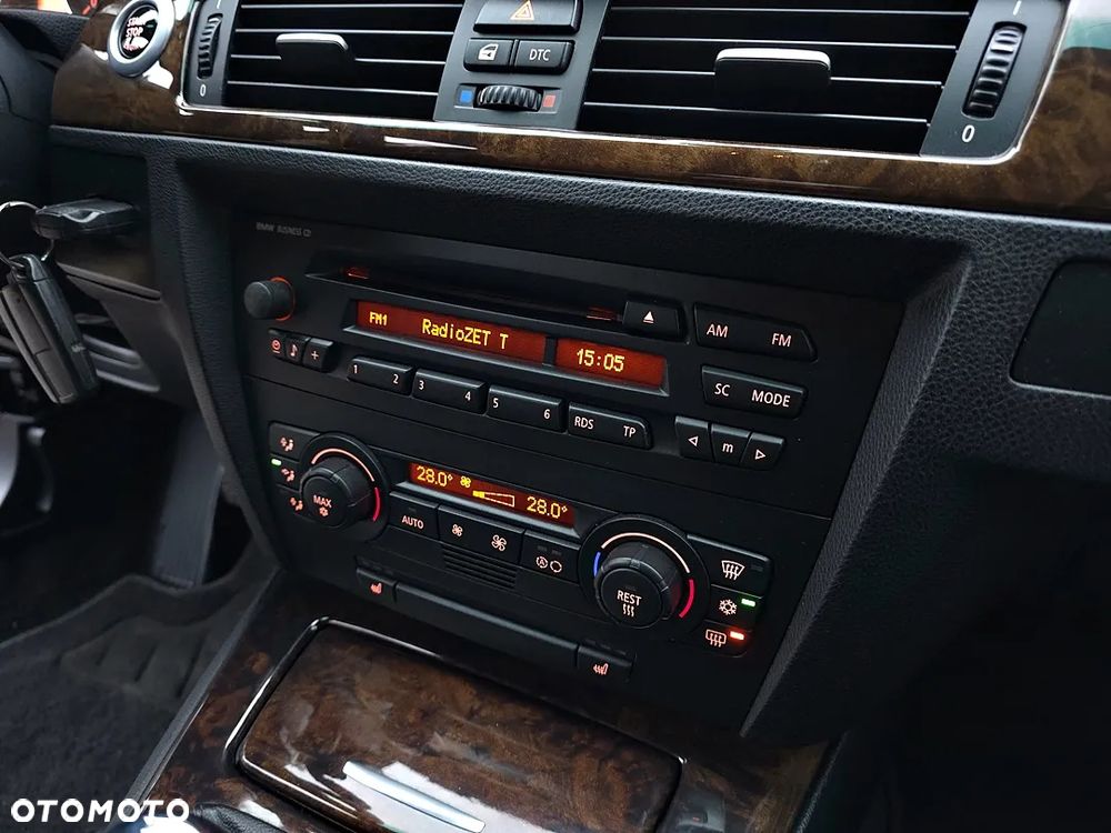 BMW Seria 3 320i - 29