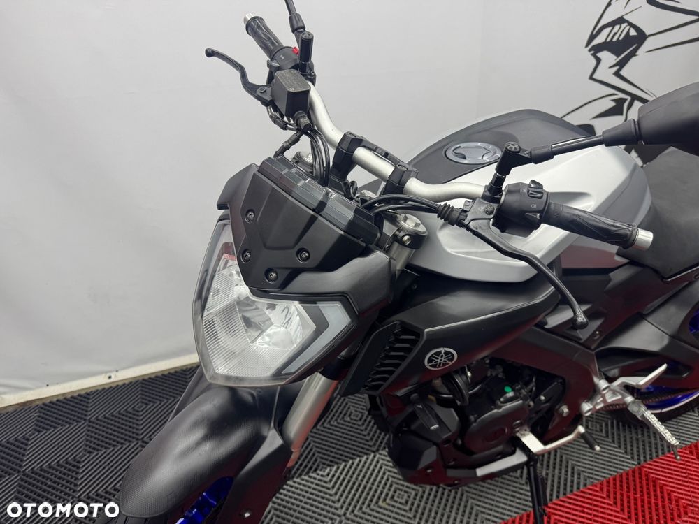 Yamaha MT - 12
