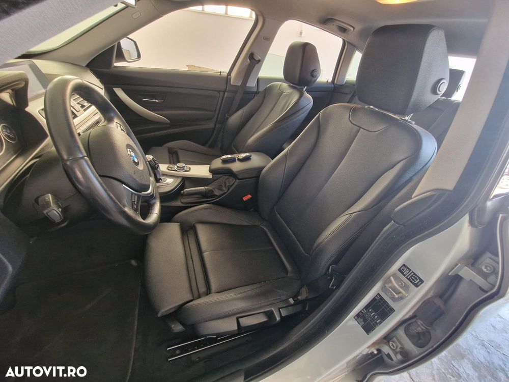 BMW Seria 3 320d Aut. Sport Line - 10