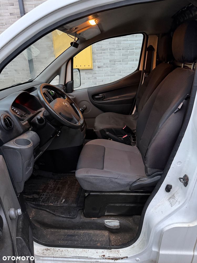 Nissan NV200 - 10