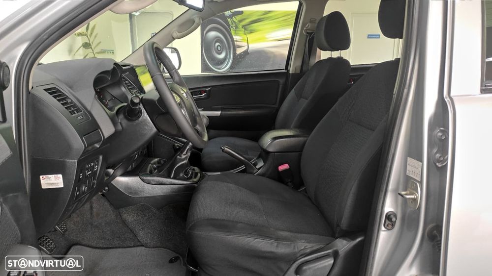 Toyota Hilux 2.5 D-4D 4WD CD T+Nav+PM - 17