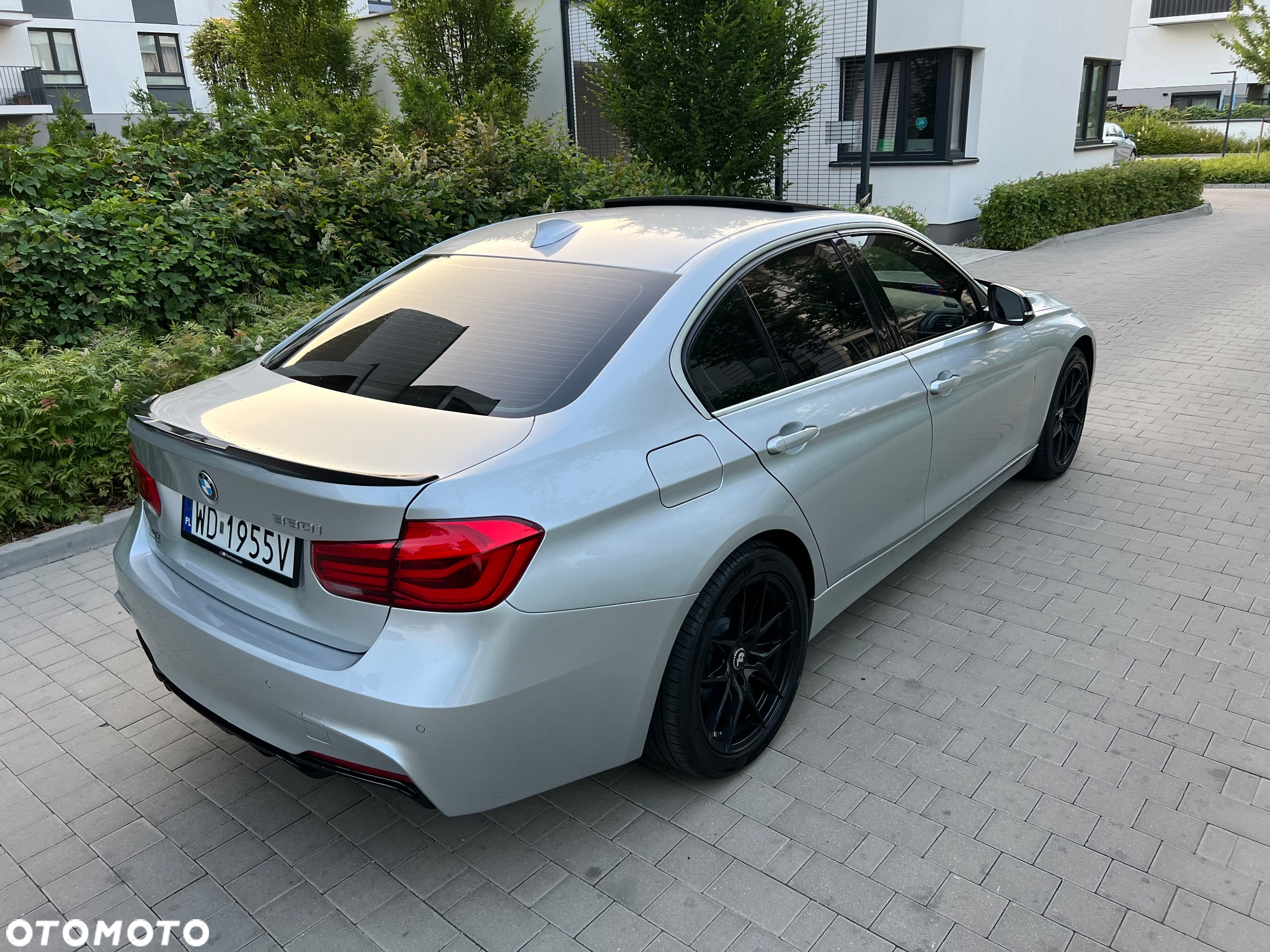 BMW Seria 3 330i - 10