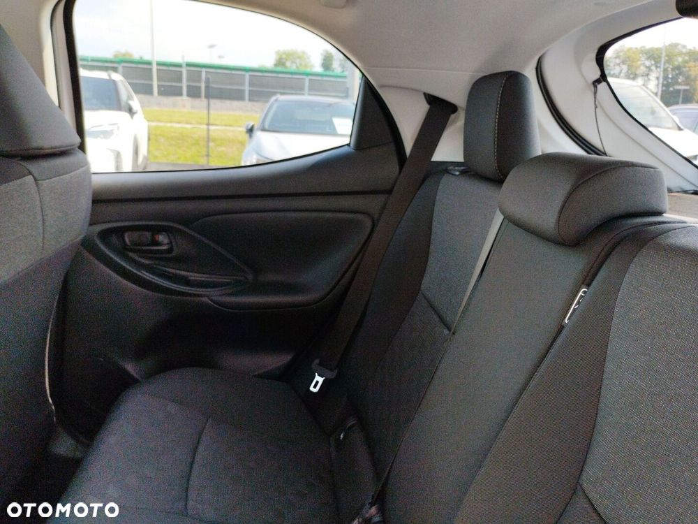 Toyota Yaris Hybrid 1.5 Style - 11