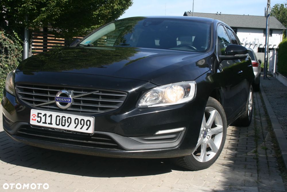 Volvo V60 D3 Drive-E Dynamic Edition (Momentum) - 1