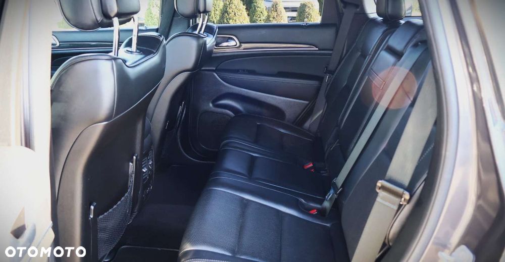 Jeep Grand Cherokee - 17
