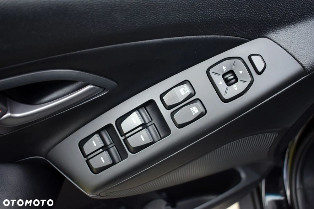 Hyundai ix35 1.7 CRDi 2WD blue Style - 23