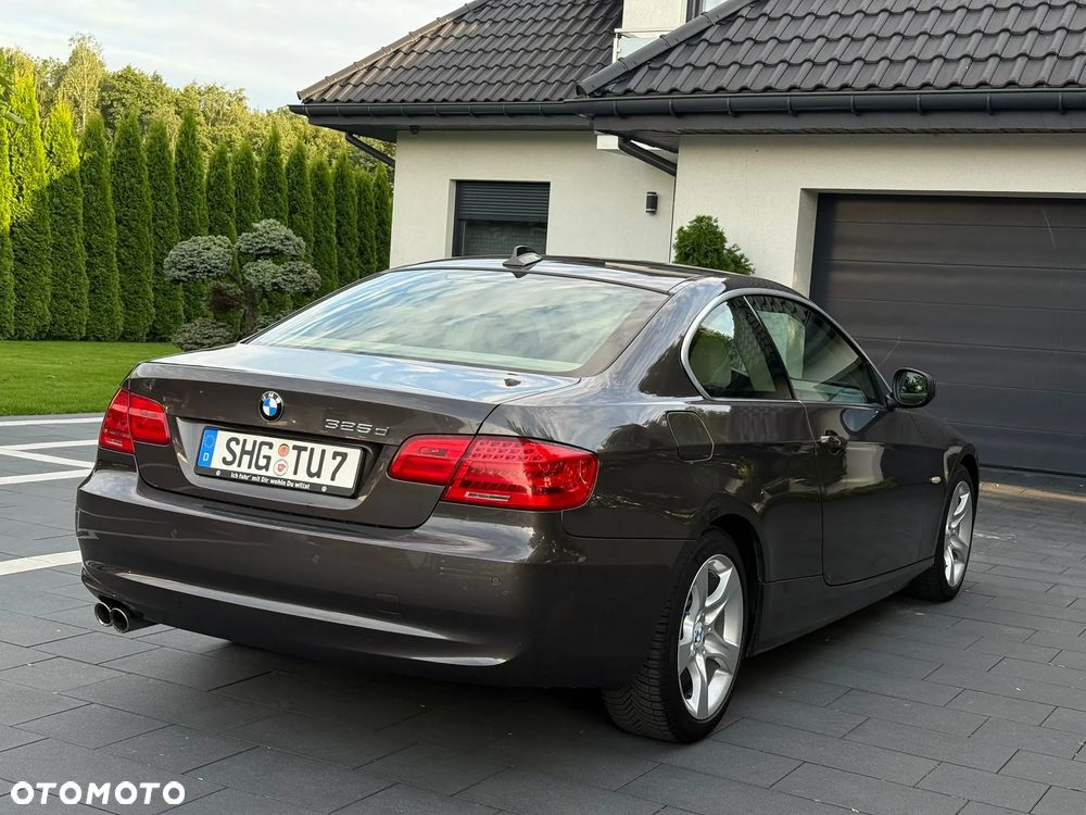 BMW Seria 3 325d Coupe Edition Exclusive - 10