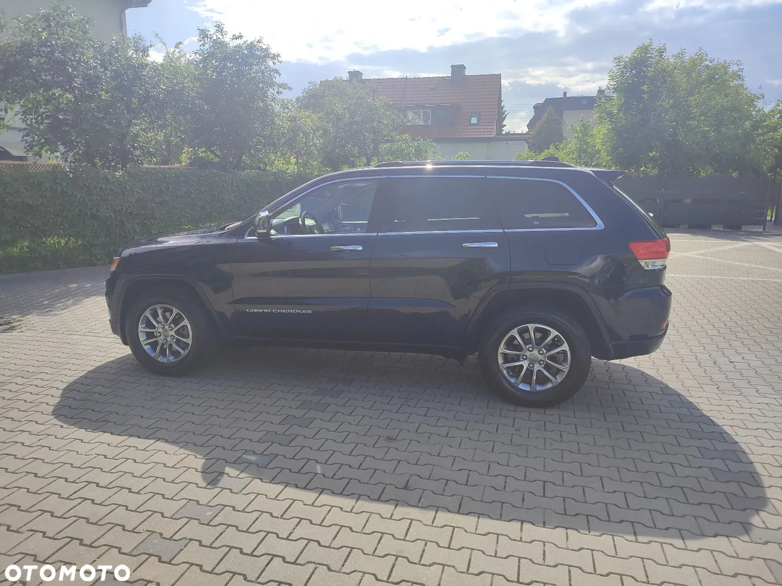 Jeep Grand Cherokee - 12