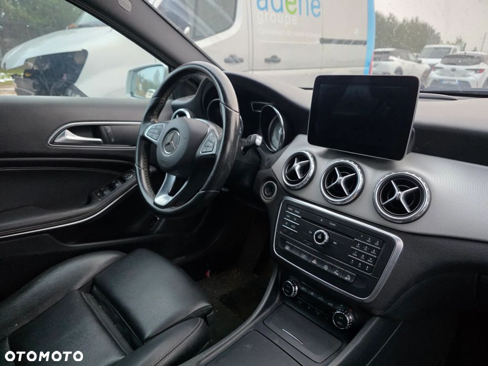 Mercedes-Benz GLA 220 d 4Matic 7G-DCT Activity Edition - 21