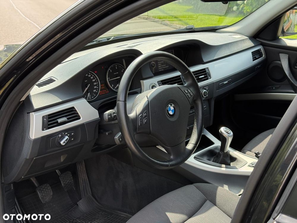 BMW Seria 3 320d - 10