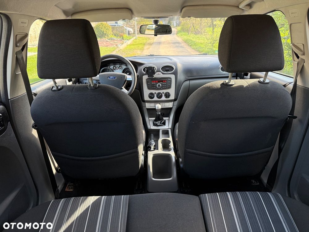 Ford Focus 1.6 16V Style - 17