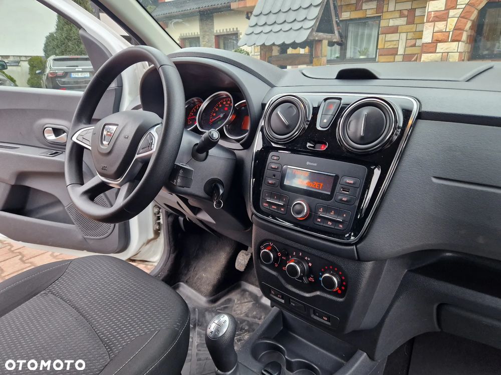 Dacia Lodgy 1.6 SCe Laureate S&S - 26