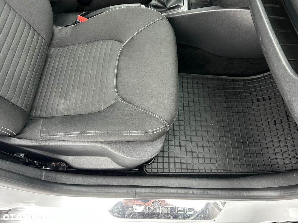 Renault Clio 1.2 16V 75 Limited - 21