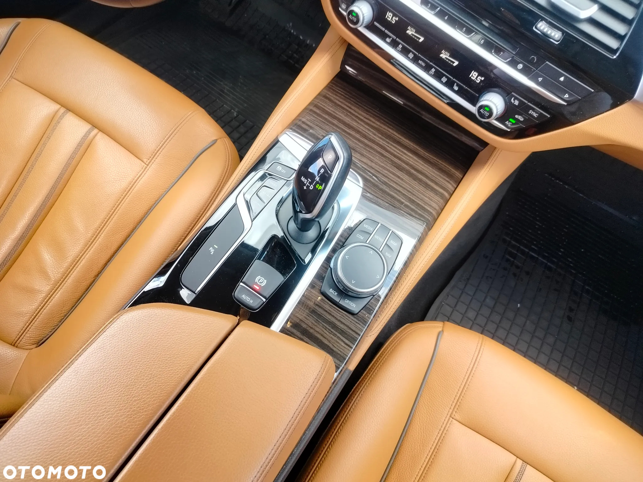 BMW Seria 5 520d Luxury Line - 24