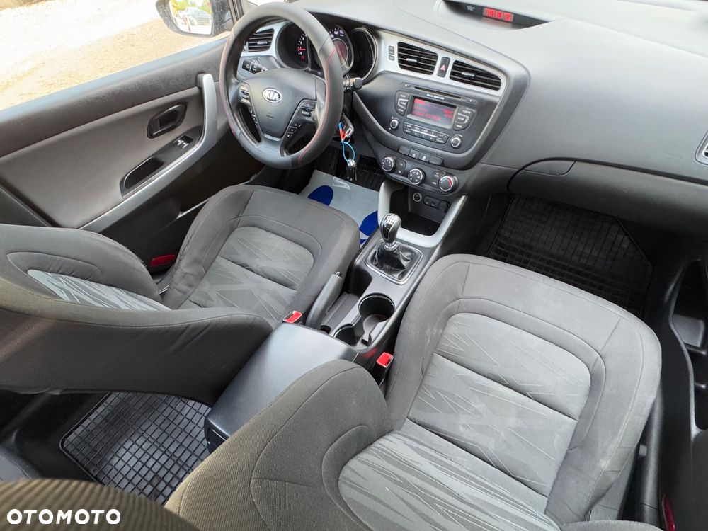 Kia Ceed - 25