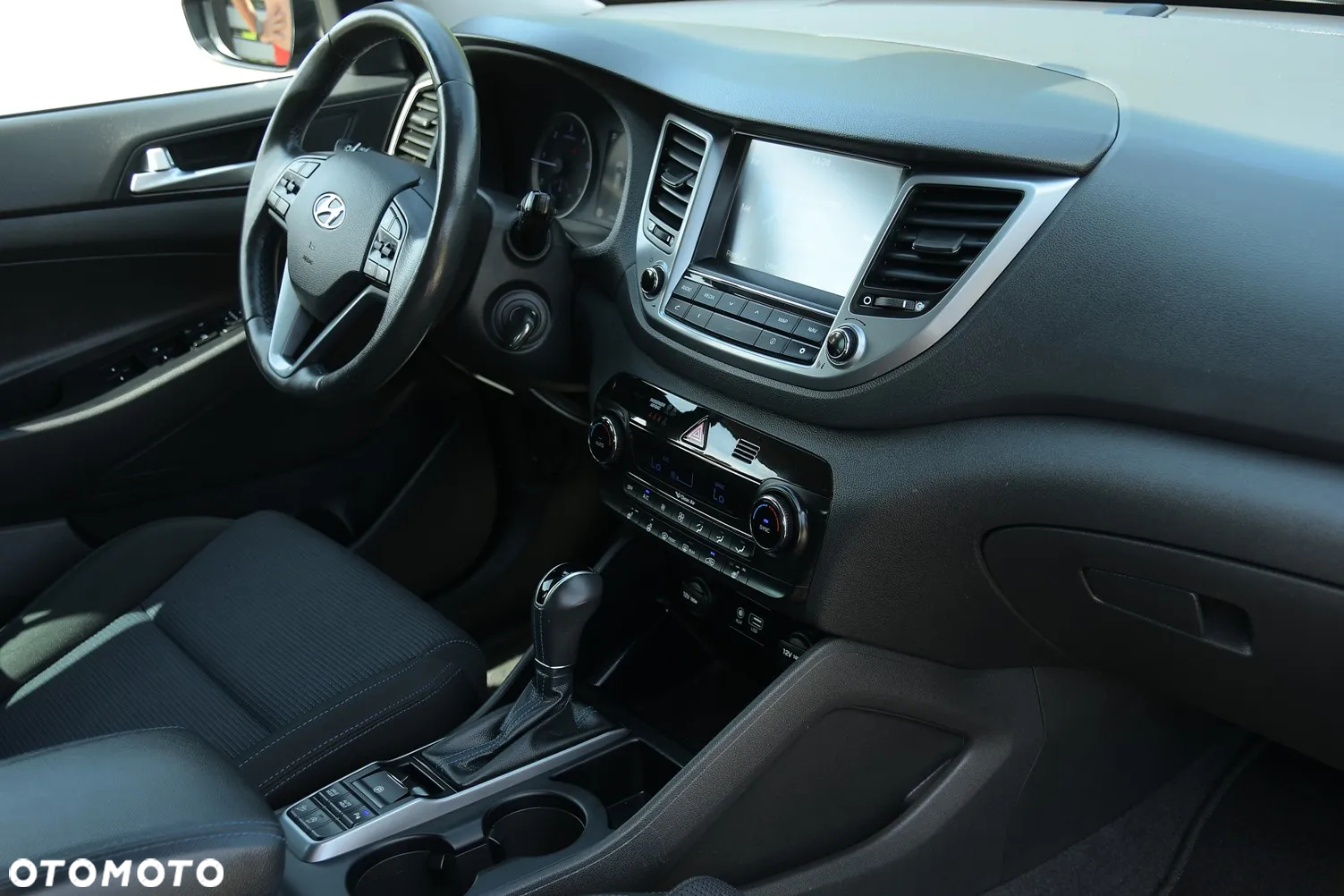 Hyundai Tucson 1.7 CRDI BlueDrive Design 2WD DCT - 23