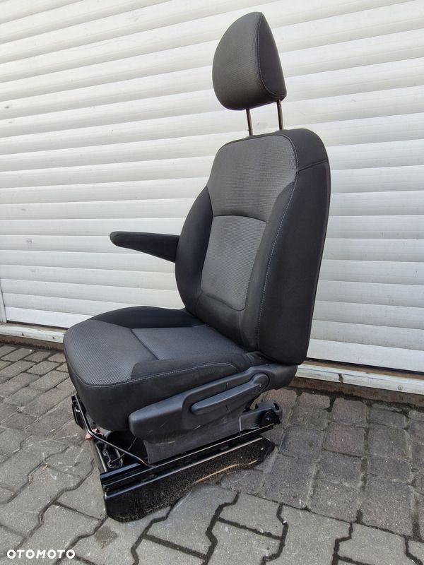 RENAULT TRAFIC III 3 TALENTO II FOTEL KIEROWCY LEWY PRZÓD PRZEDNI - 2